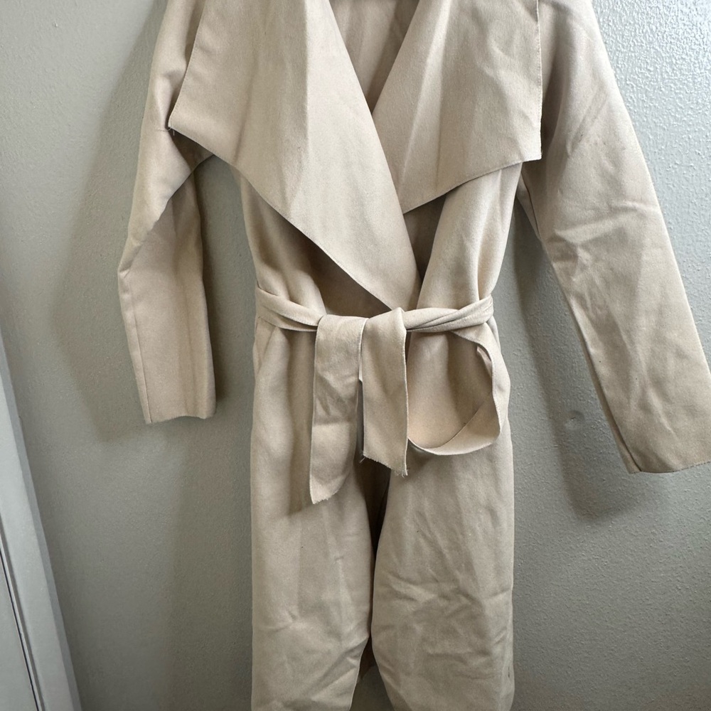 PrettyLittleThing Cream Wrap Belted Trench Coat - Picture 2 of 9